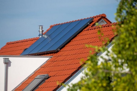 Panneau solaire thermique pr&egrave;s de Pontarlier, quel appoint pour l'eau chaude du logement ?